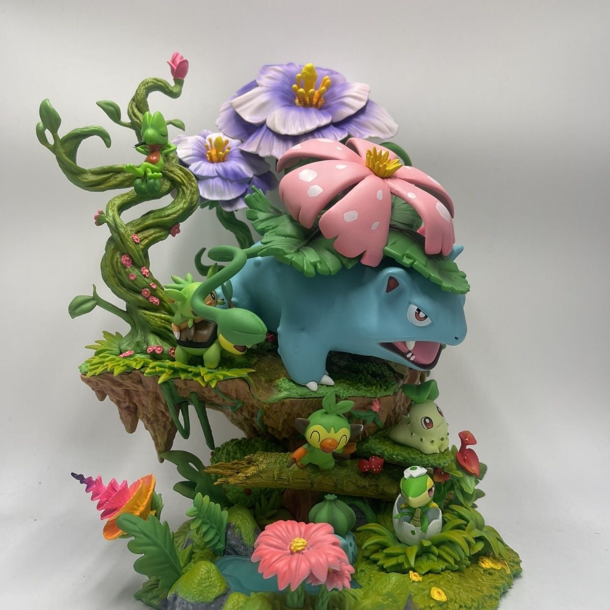 Ultimate Grass Monster Legacy Diorama