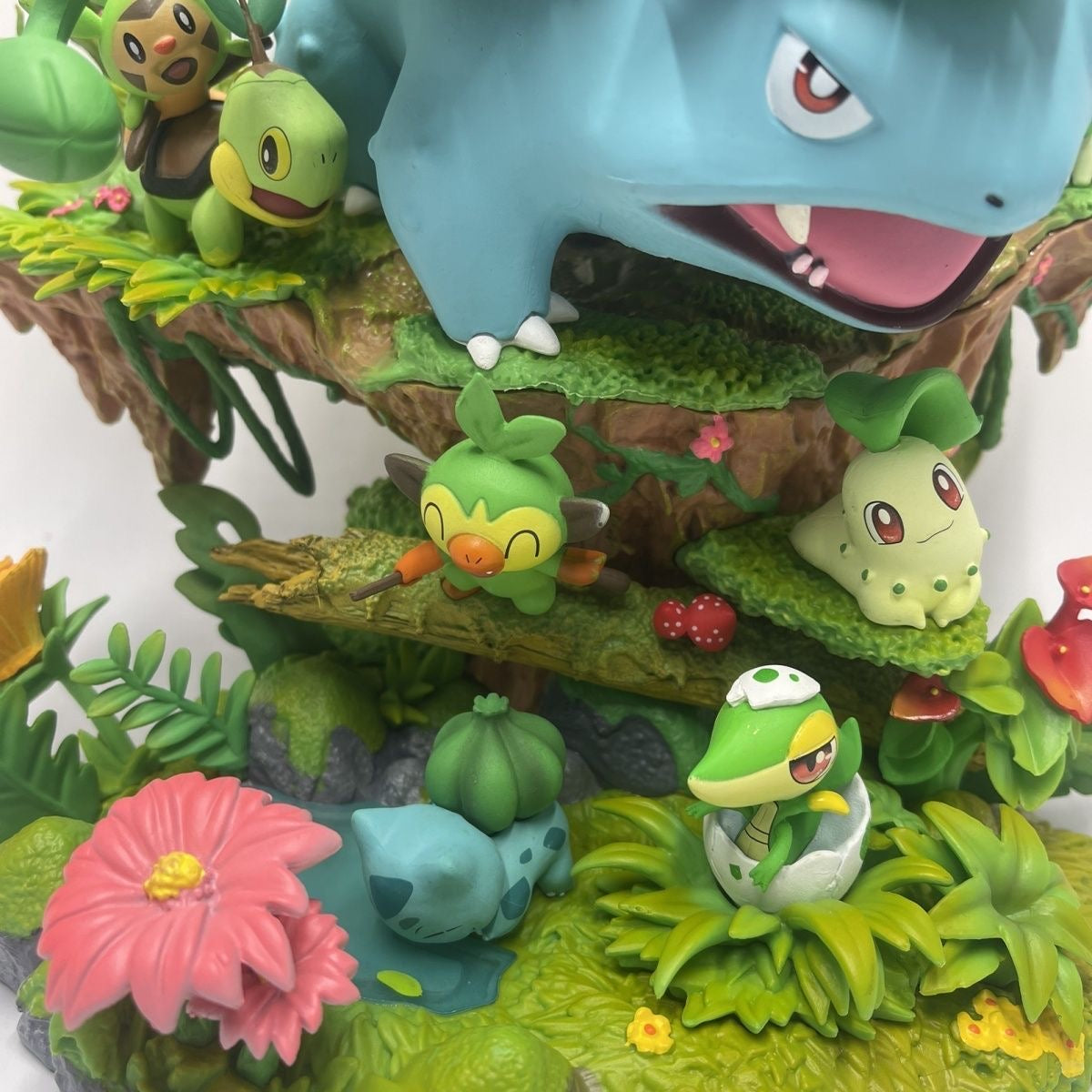 Ultimate Grass Monster Legacy Diorama