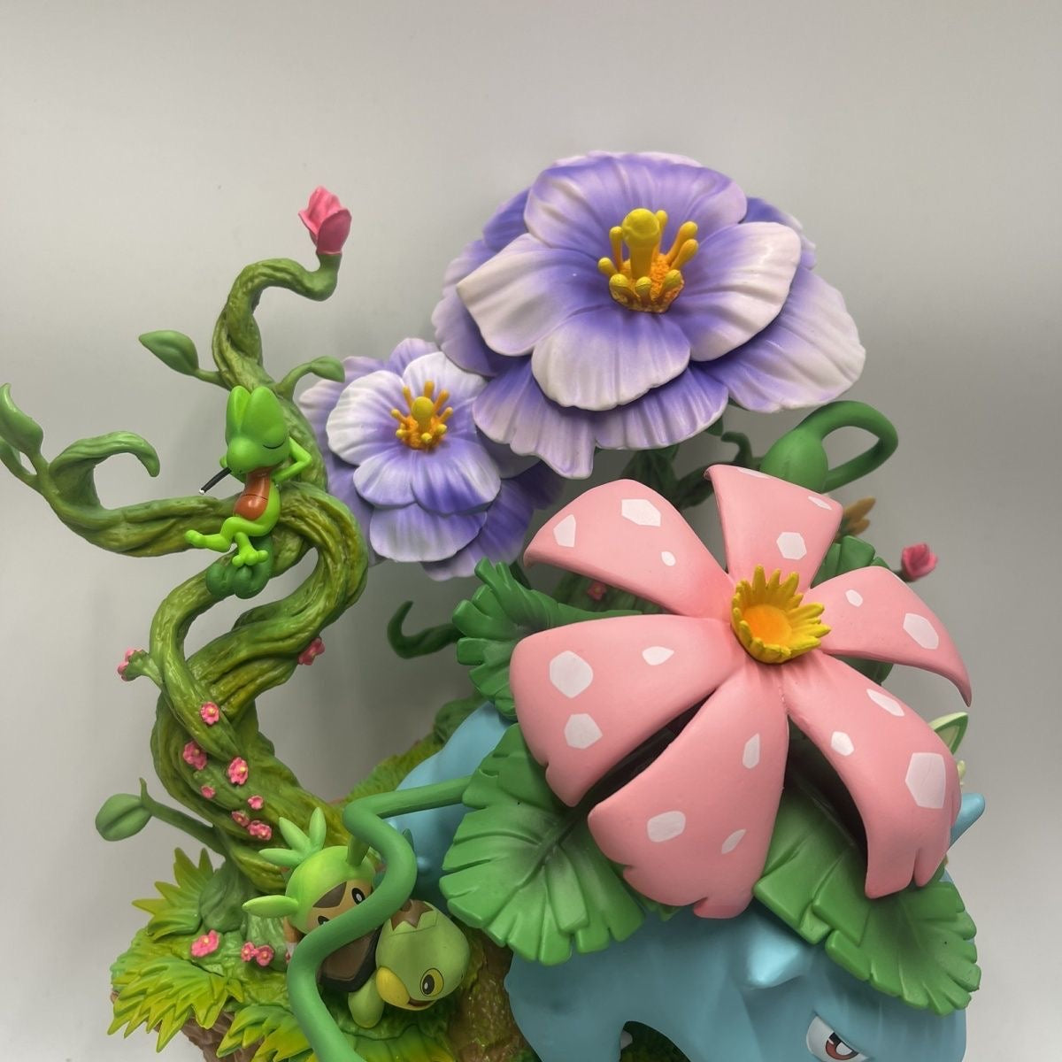 Ultimate Grass Monster Legacy Diorama
