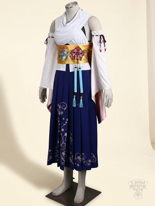 Summoner kimono cosplay set - three quarter view on dress form