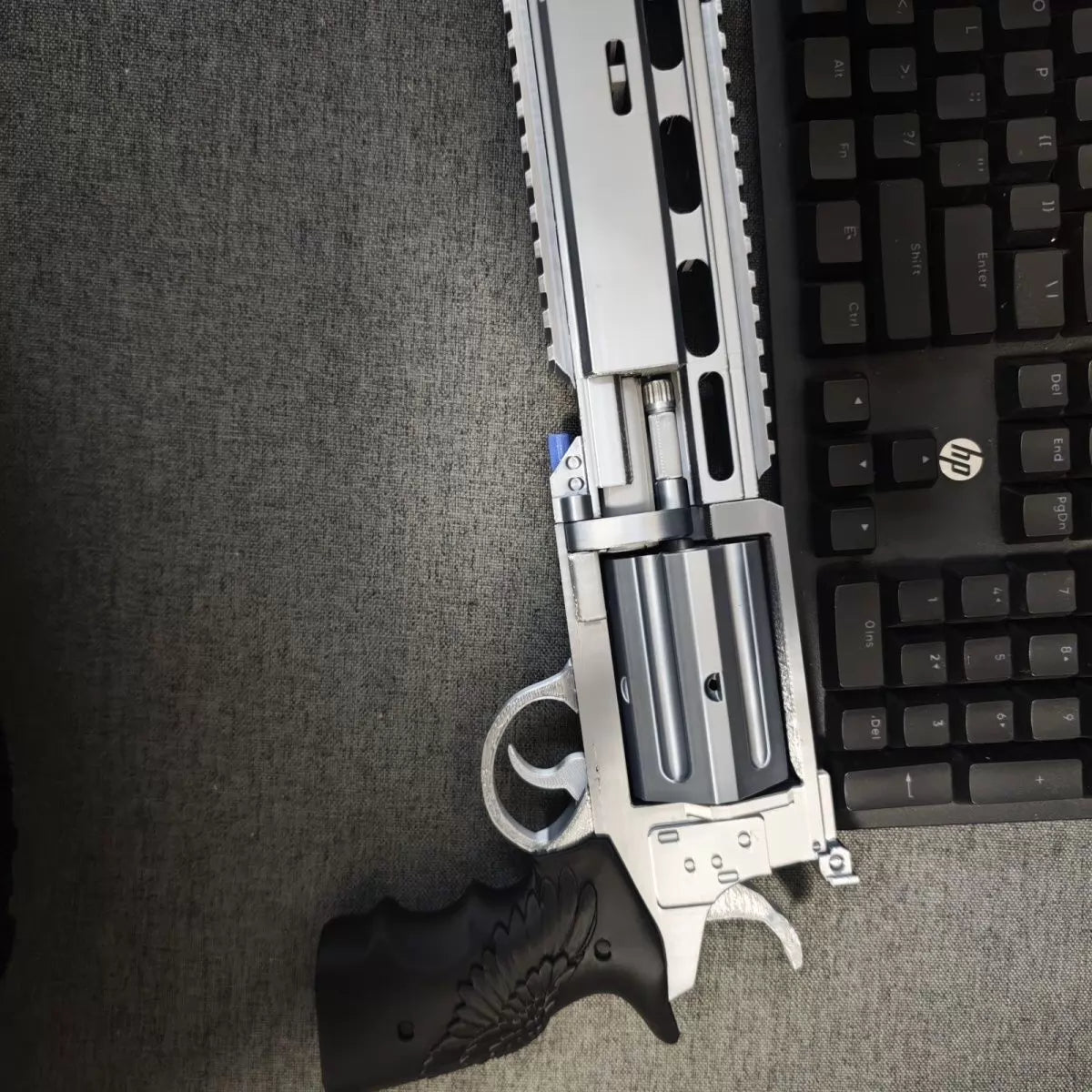 1:1 High-Caliber Revolver Prop | Rotating Cylinder Cosplay Replica