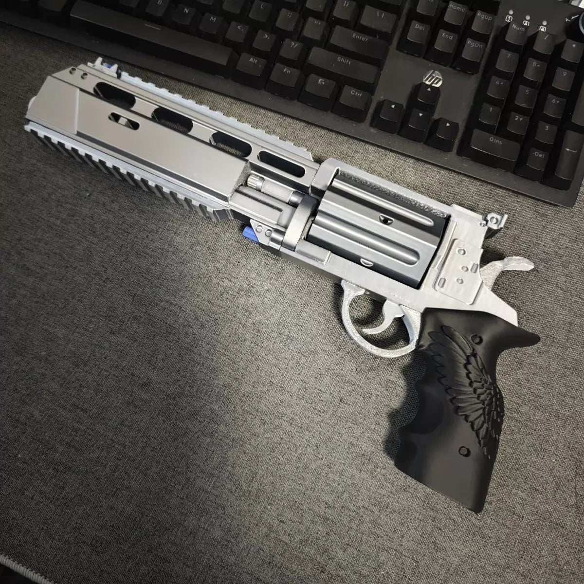 1:1 High-Caliber Revolver Prop | Rotating Cylinder Cosplay Replica