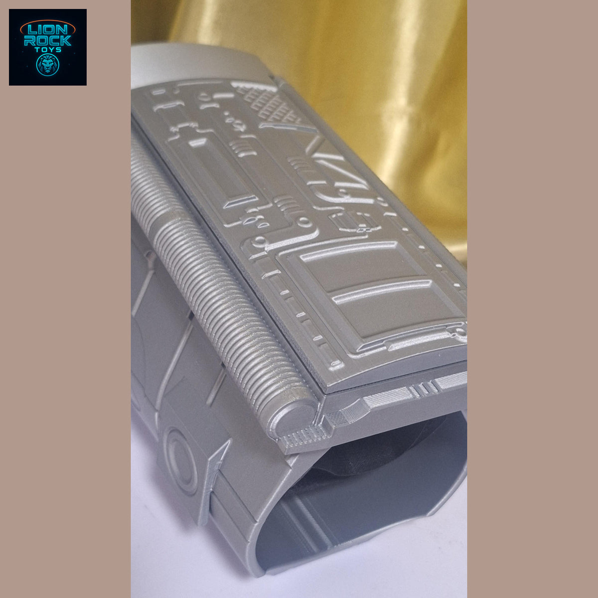 Predator Wrist Bomb Gauntlet — Self-Destruct Computer Cosplay Prop Replica