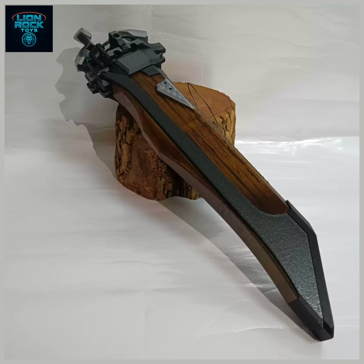 Folding Arm Blade Prop Replica — Engraved Steel-Look Cosplay Sword, Collapsing Mechanism Display Piece