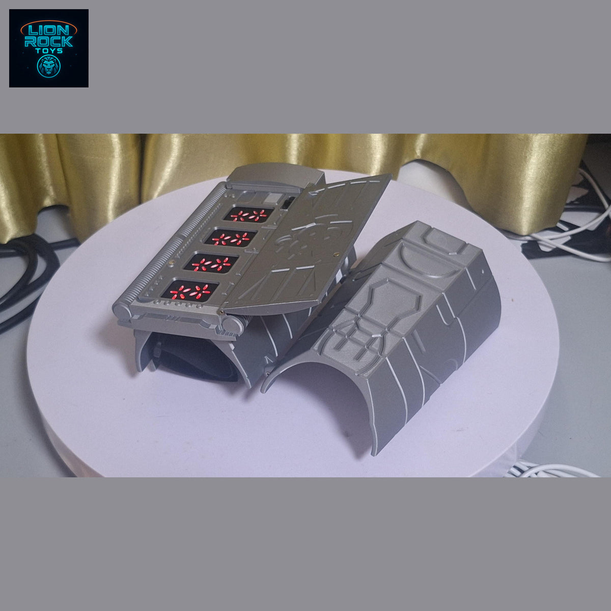 Predator Wrist Bomb Gauntlet — Self-Destruct Computer Cosplay Prop Replica