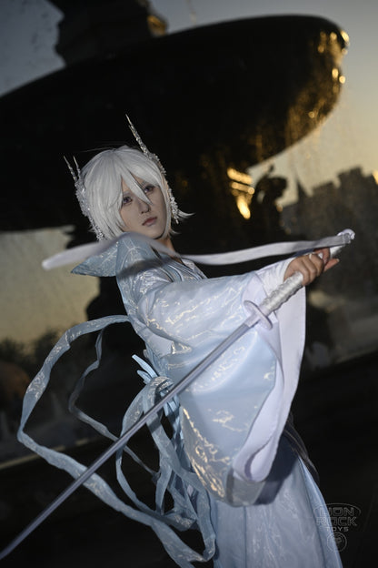 Ice kimono cosplay sleeves and ribbons detail