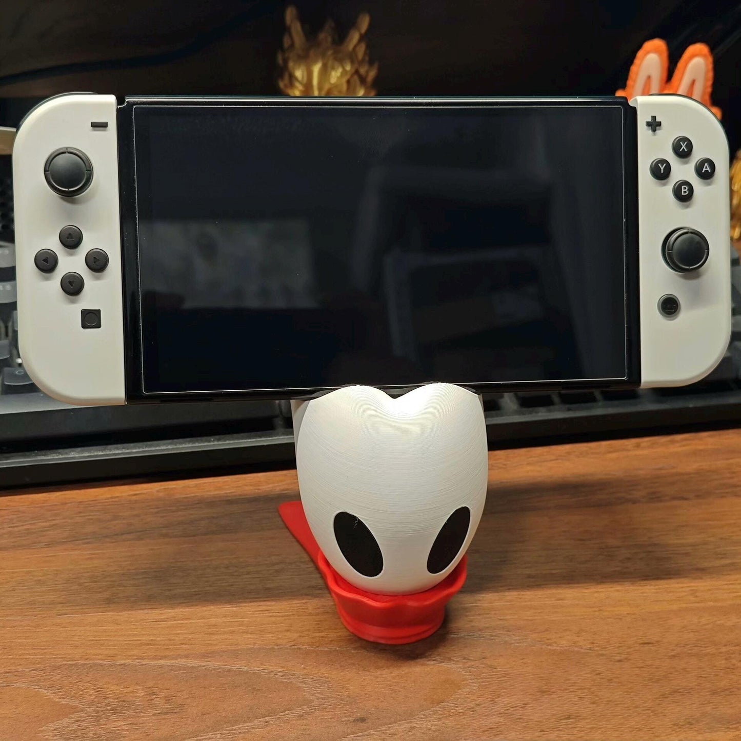 Hollow Knight Hornet Controller Stand