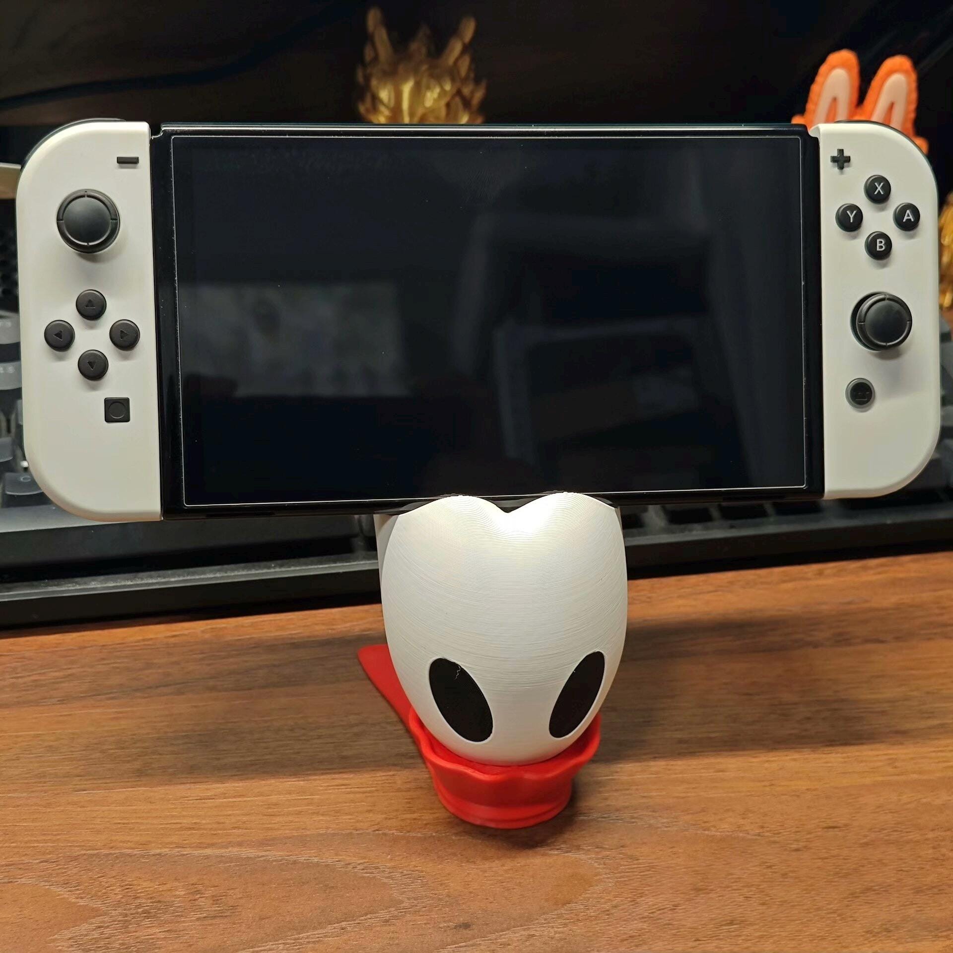 Hollow Knight Hornet Controller Stand