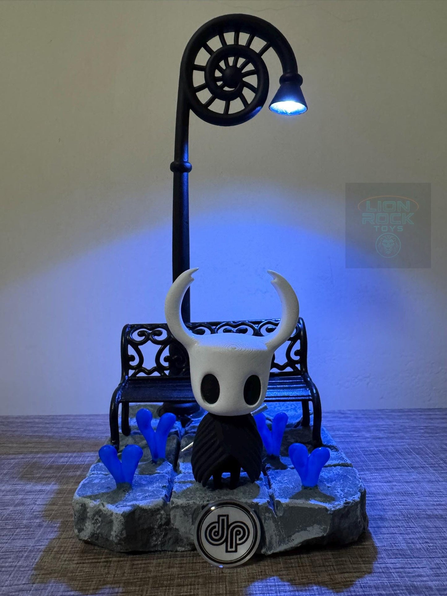 Hollow Knight Diorama | The Knight & Bench LED Lamp, Collector's Figurine