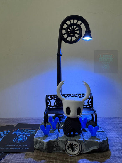 Hollow Knight Diorama | The Knight & Bench LED Lamp, Collector's Figurine