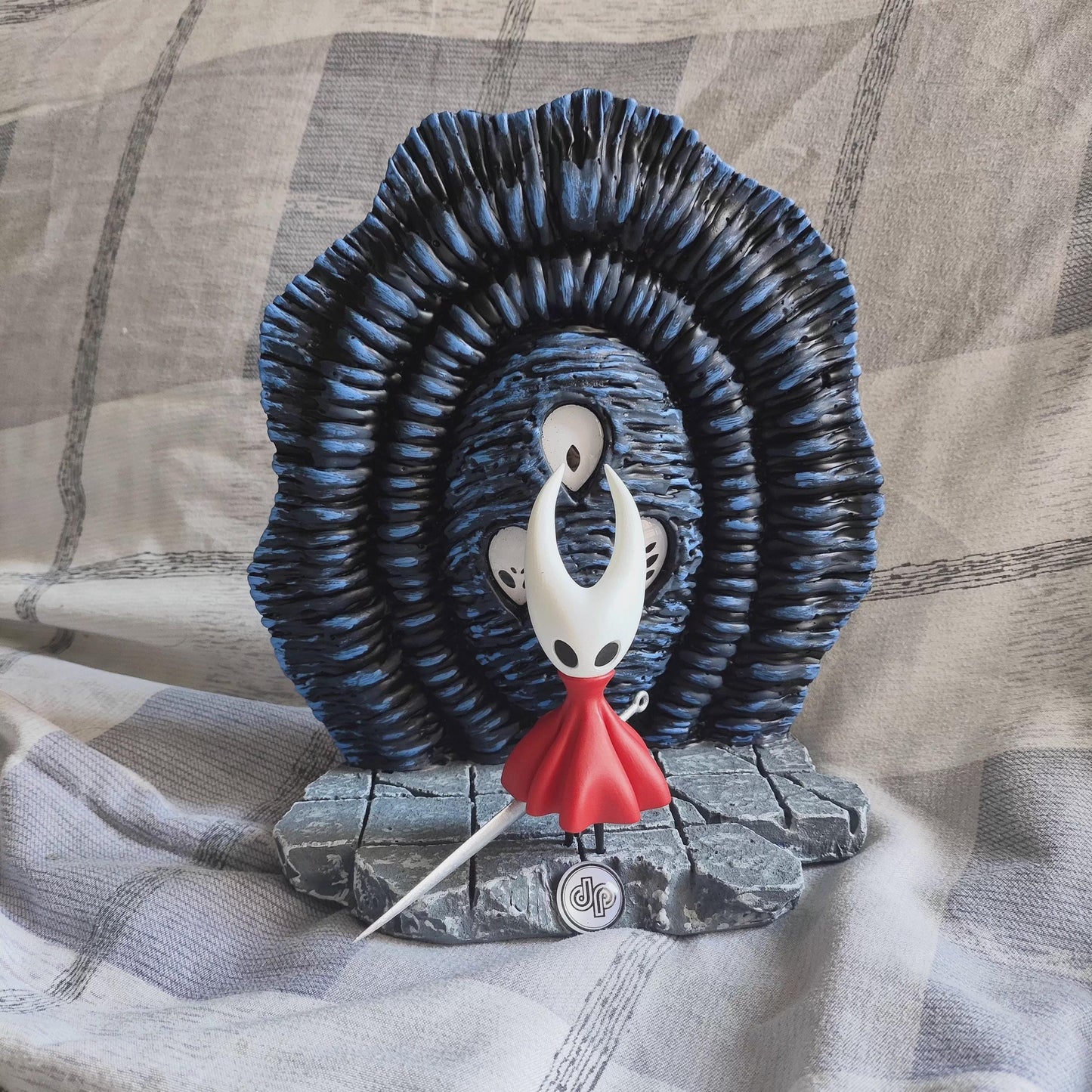 Hollow Knight Diorama | The Knight & Bench LED Lamp, Collector's Figurine