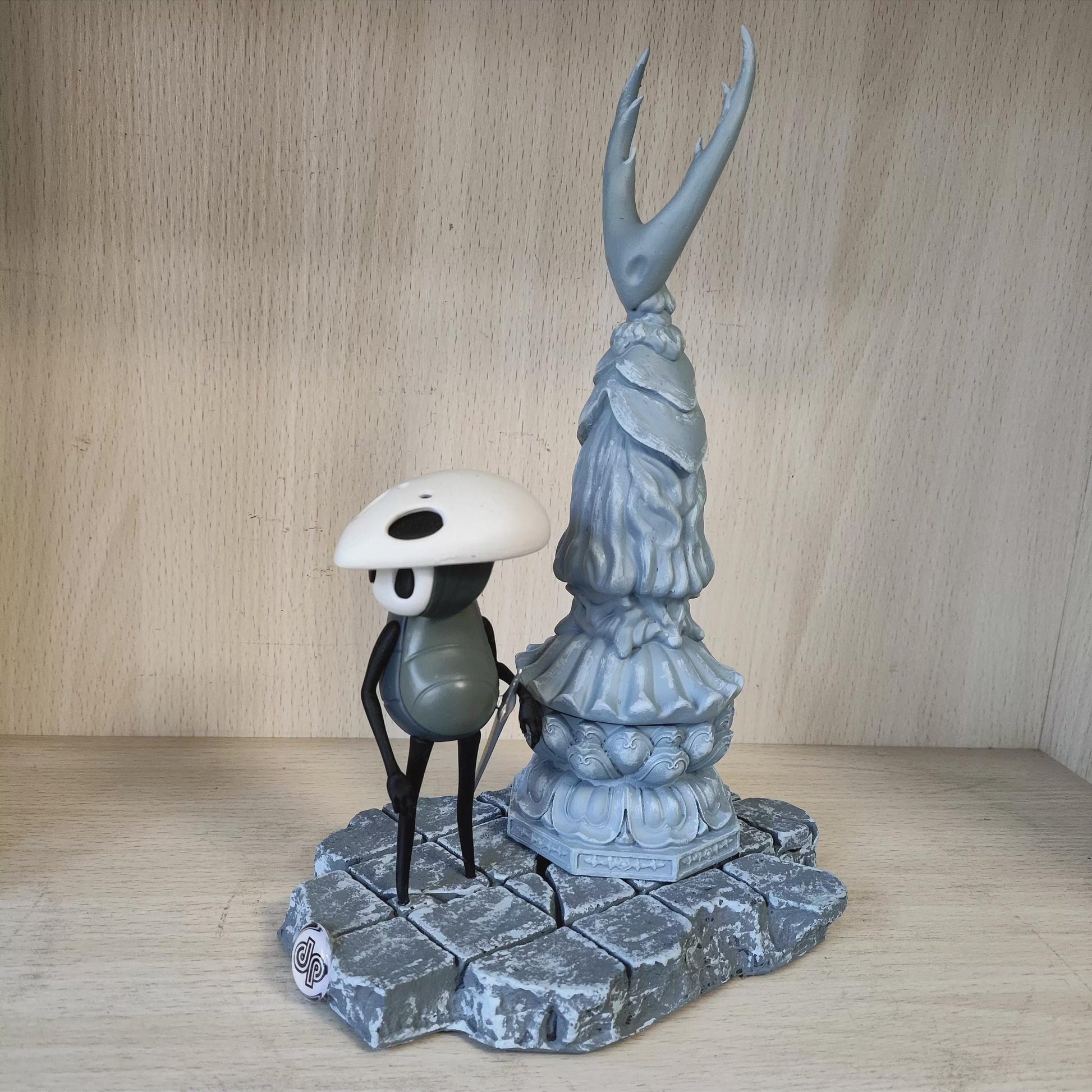 Hollow Knight Diorama | The Knight & Bench LED Lamp, Collector's Figurine