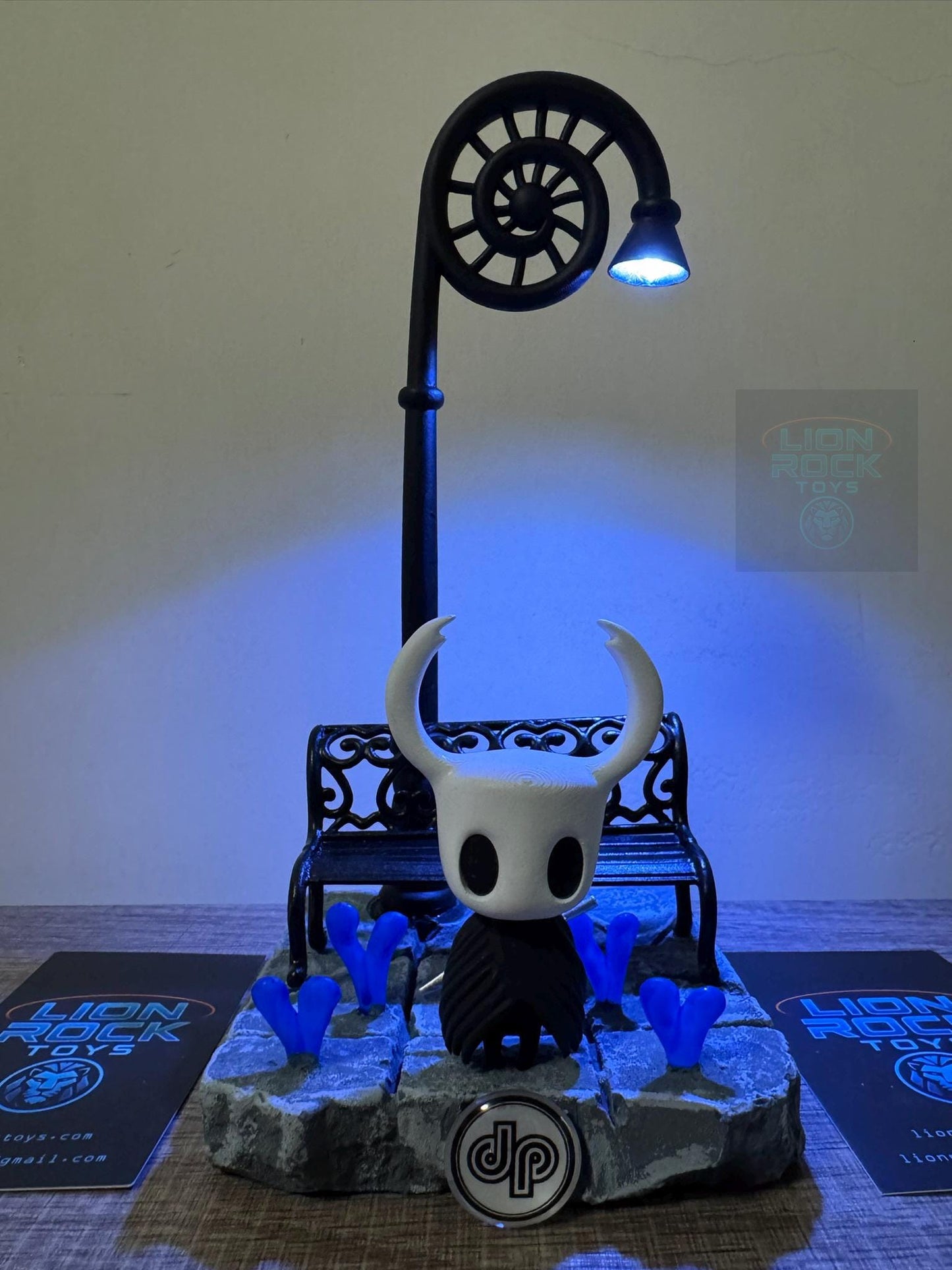 Hollow Knight Diorama | The Knight & Bench LED Lamp, Collector's Figurine