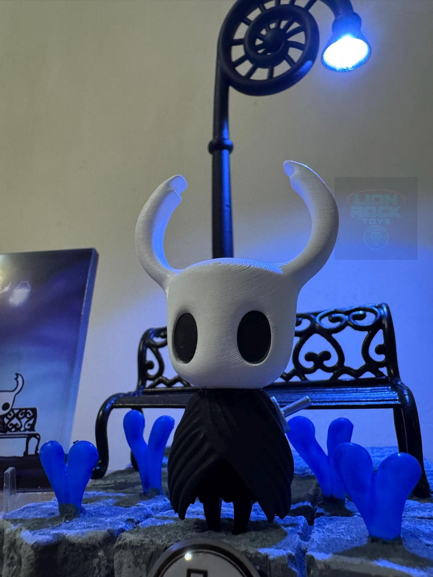 Hollow Knight Diorama | The Knight & Bench LED Lamp, Collector's Figurine