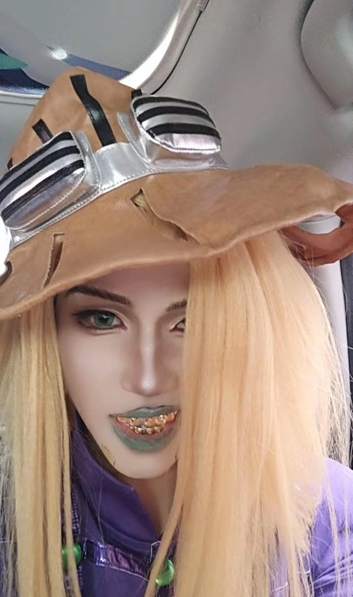 Gyro Zeppeli Golden Grillz - Go Go Zeppeli Teeth Replica - Steel Ball Run Cosplay Accessory - Adjustable Gold Mouthpiece - JoJo SBR Prop