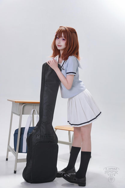 Hanasakigawa summer uniform cosplay with guitar case