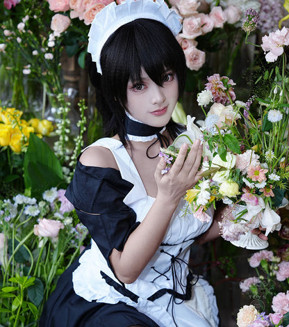 Maid Latte cosplay - headband, choker and apron close-up