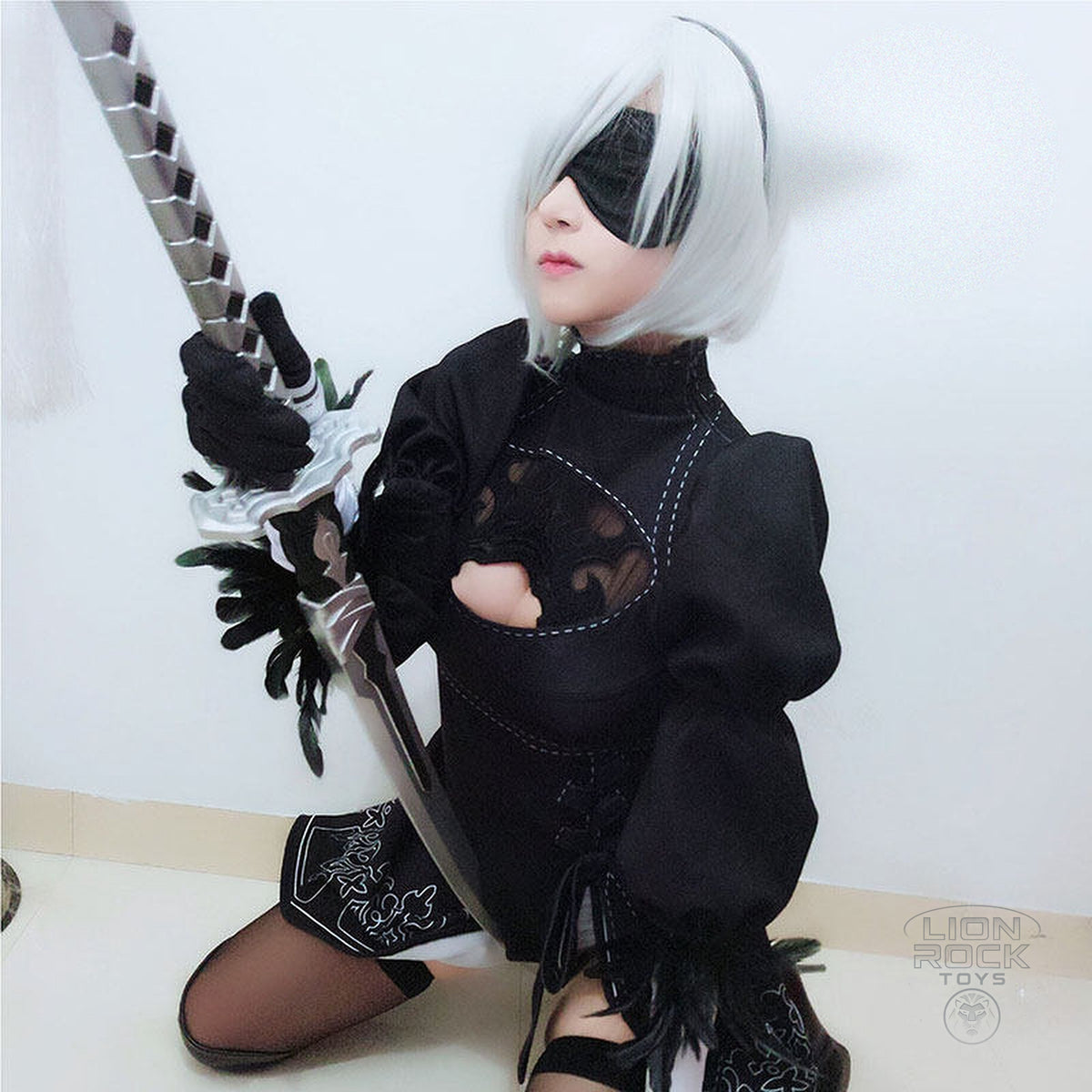 2B cosplay - dress, blindfold and gloves