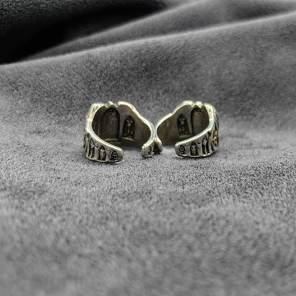 Gothic skull signet ring open band