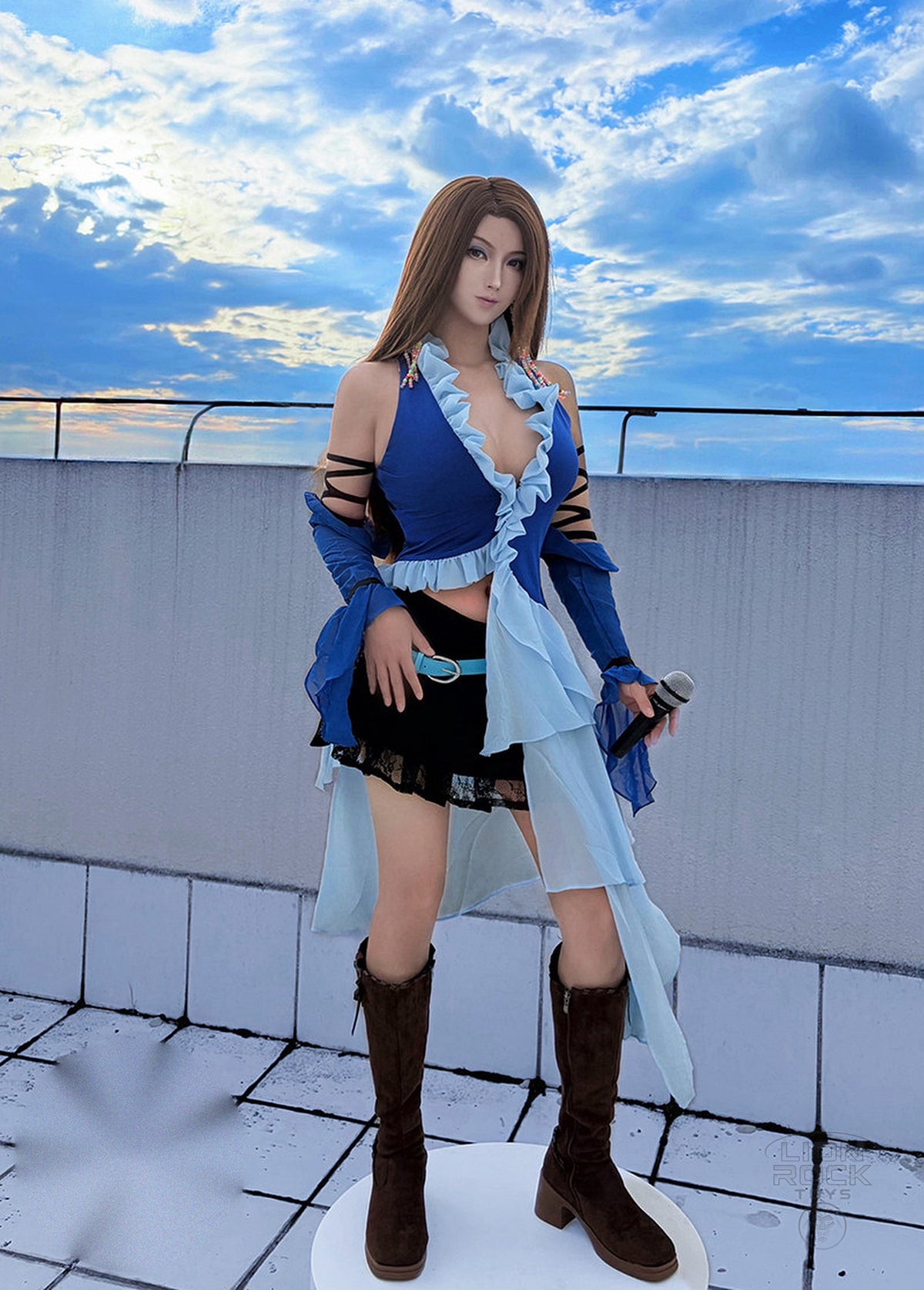 Songstress cosplay - full length front