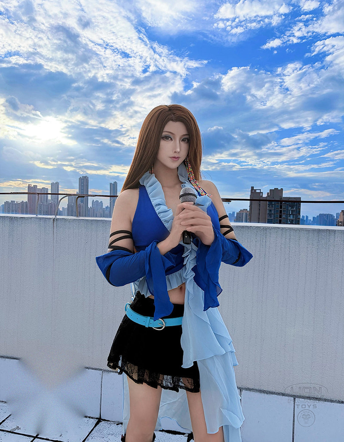 Songstress cosplay - standing with drape
